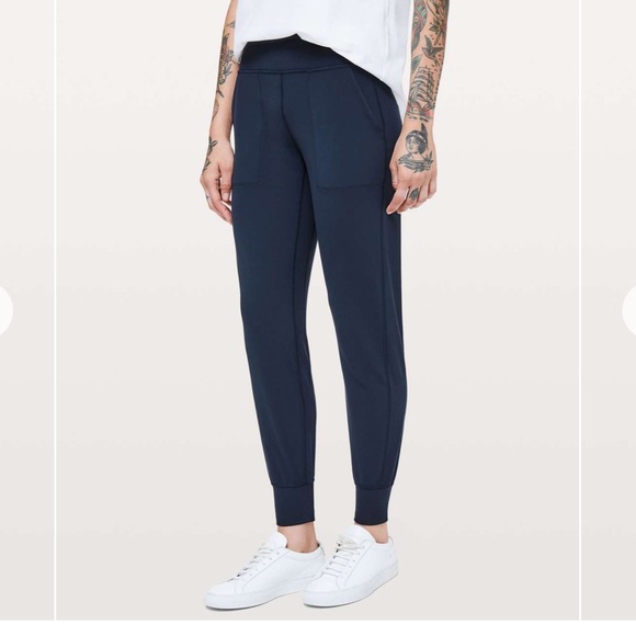Lululemon align joggers - Picture 2 of 4